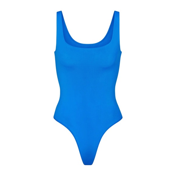SKIMS Tops - NWT SKIMS soft smoothing seamless thong bodysuit